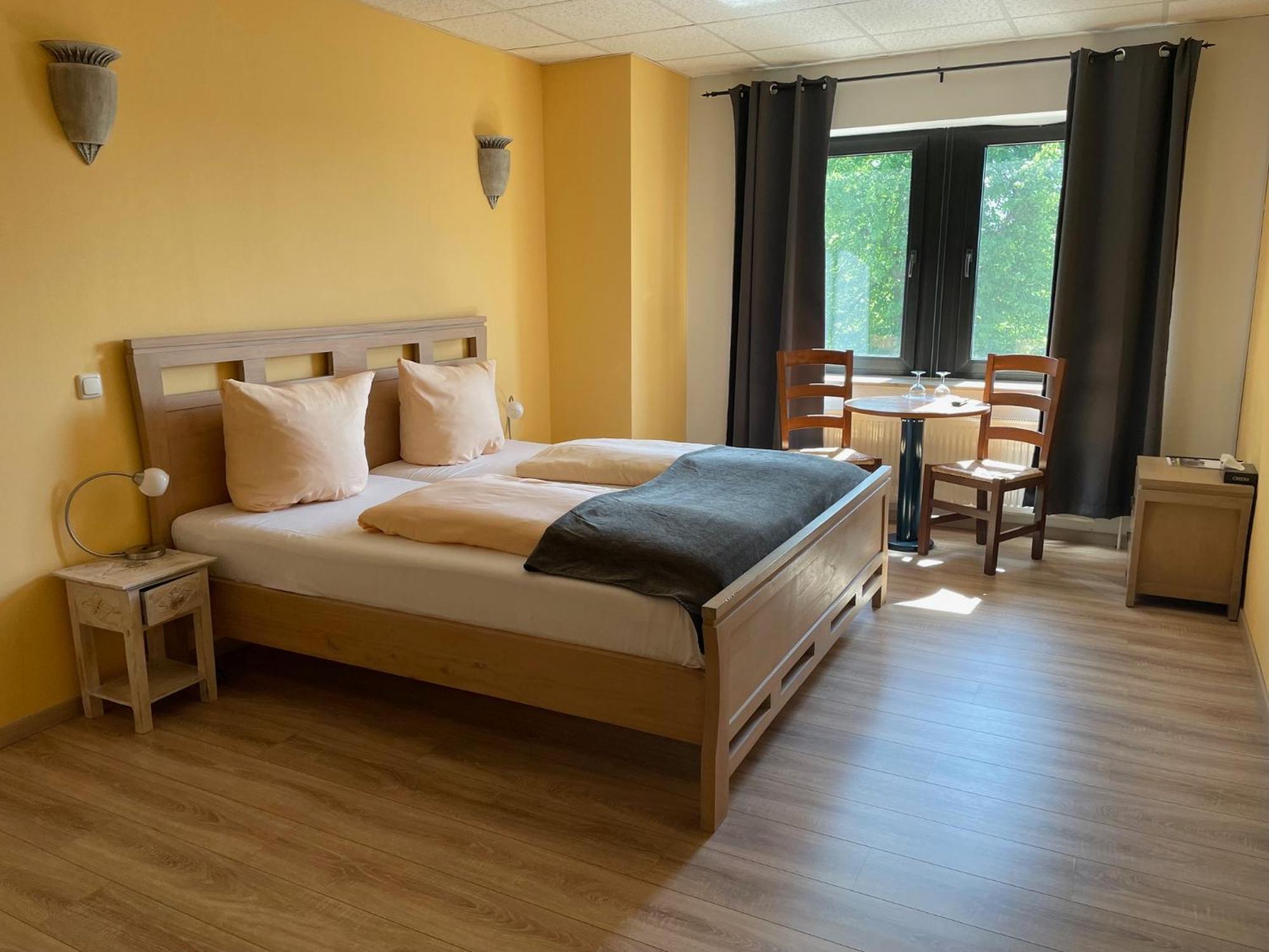 Hotel Rabenstein Raben Steinfeld Екстер'єр фото
